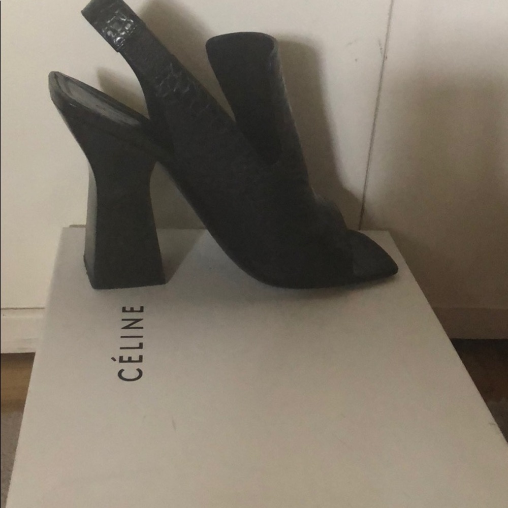 Shoes - Picture 6 of 7